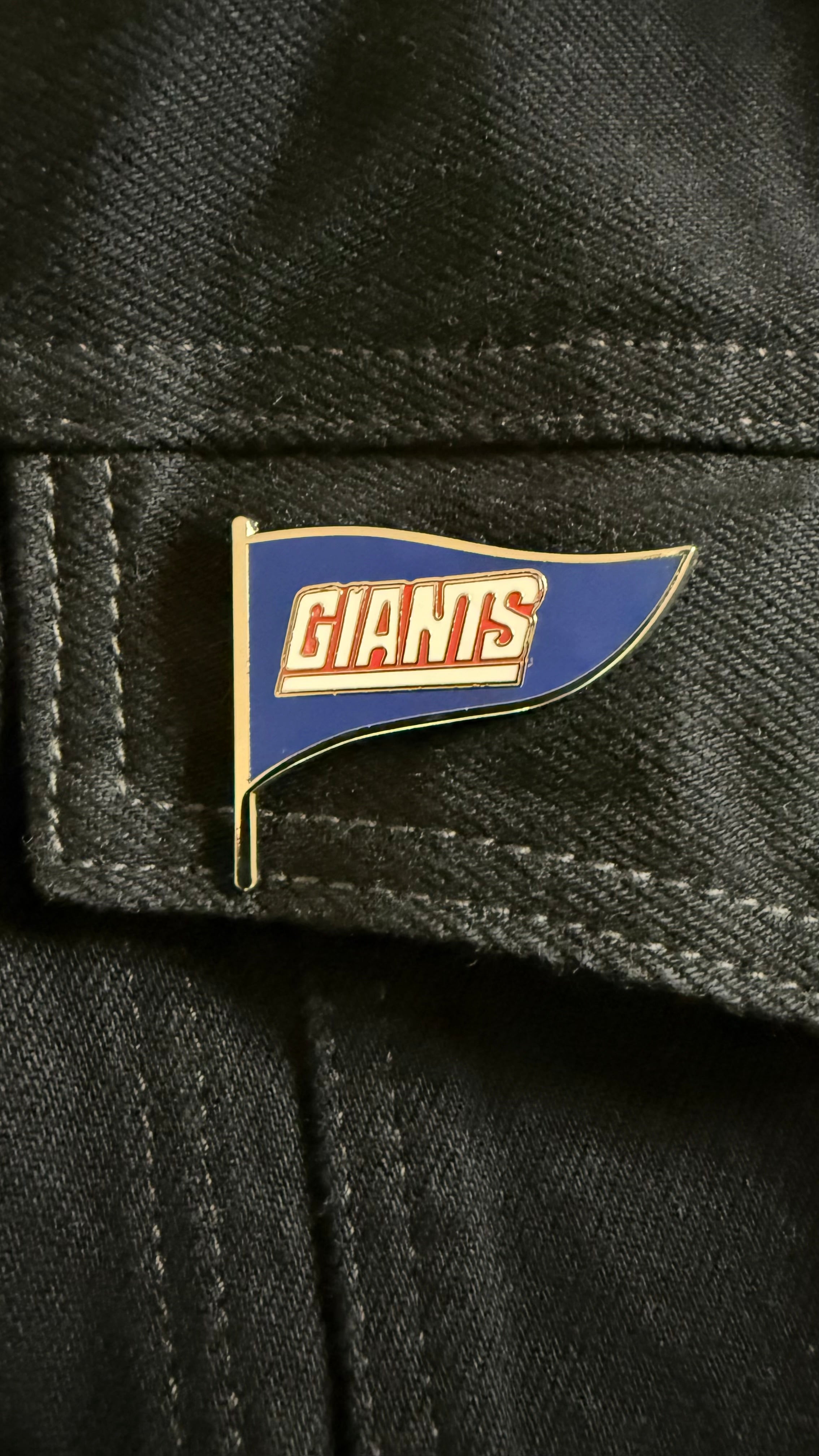 NY Giants Flag Pin